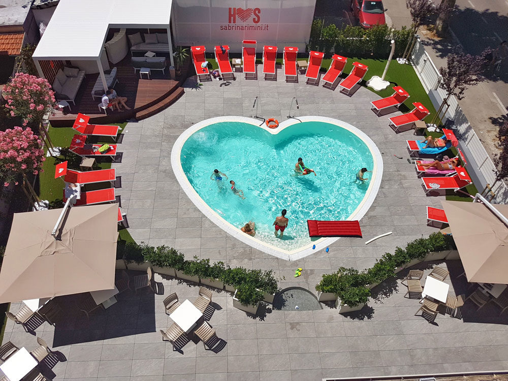 hotel-sabrina-rimini-piscina